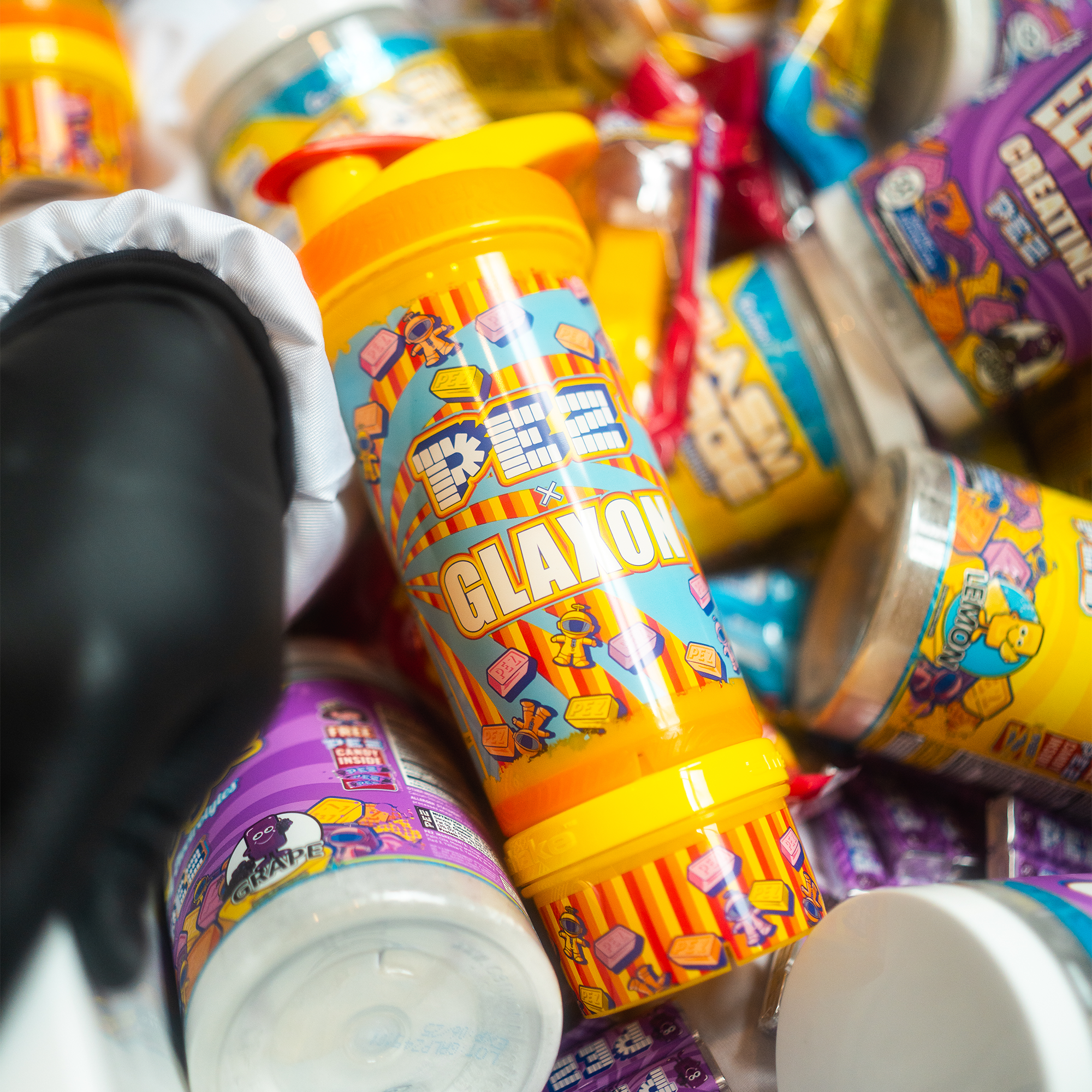 Glaxon PEZ® Shaker Cup